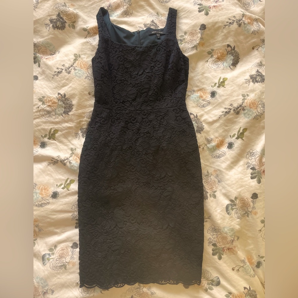 Immaculate Judith & Charles fine dentelle little black dress